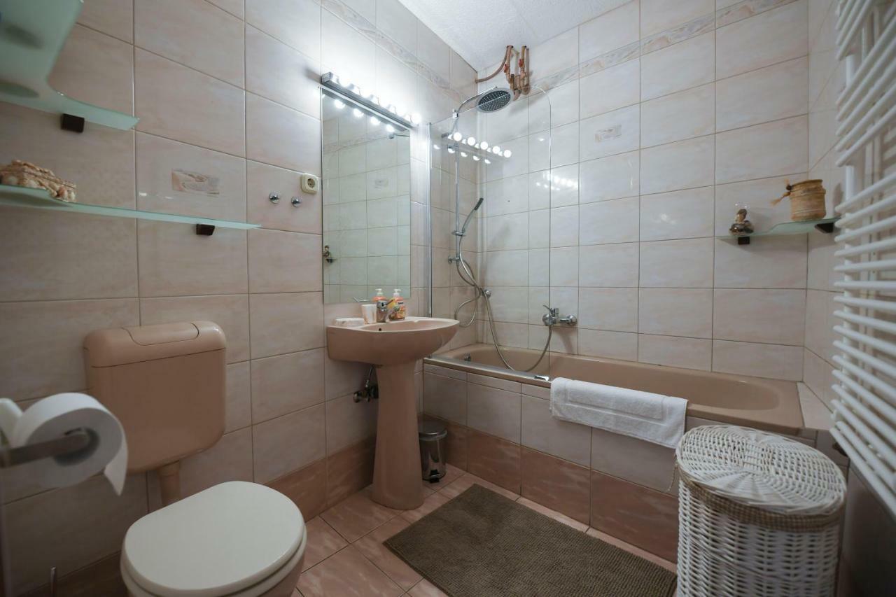 Moretti Apartman Eger Exterior foto